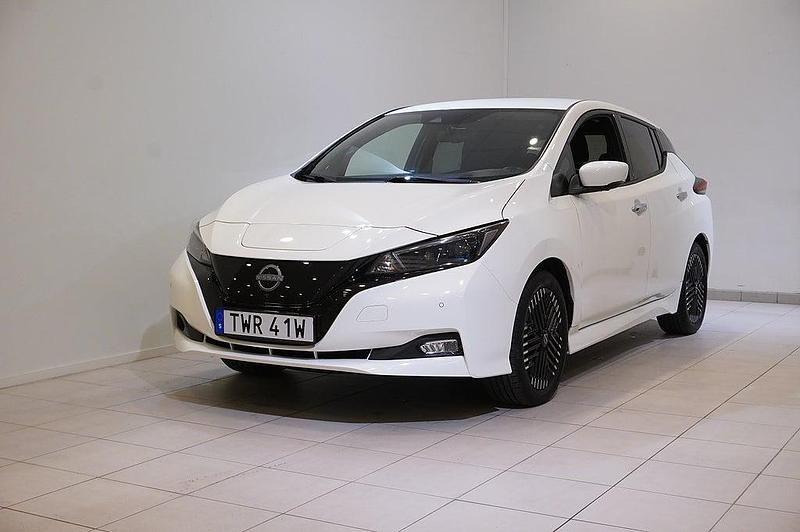 Vit Begagnad 2022 Nissan Leaf 360º Halvkombi | 179 800 kr (Marknadspris) - Bild 1/4