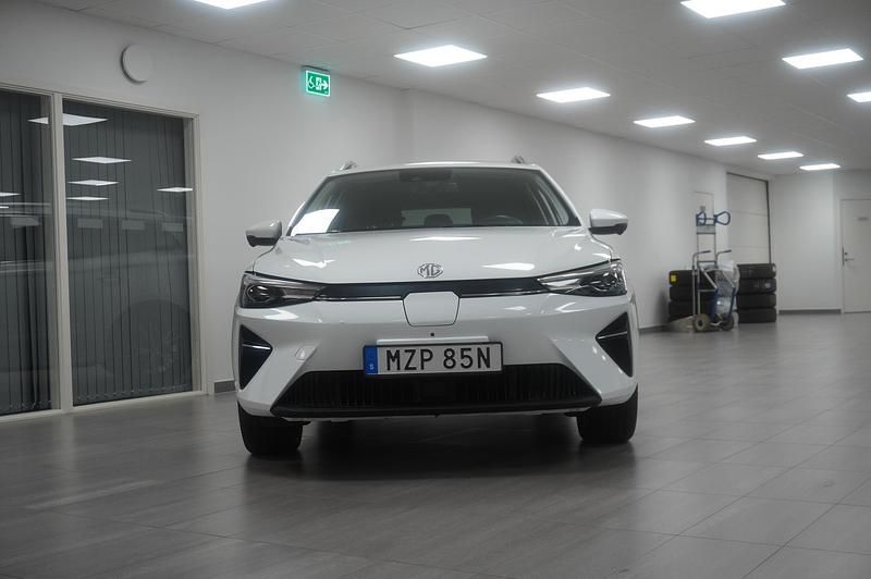 Begagnad MG MG5 EV Luxury 130 kW (177 HK) 2022 Dover white Kombi