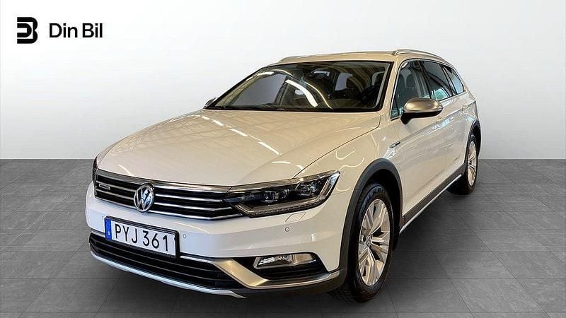 Vit (pure white) Begagnad 2018 VW Passat Alltrack Kombi | 249 900 kr (Marknadspris) - Bild 1/4