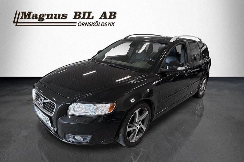 Svart Begagnad 2011 Volvo V50 Momentum Kombi | 84 900 kr (Lite dyr) - Bild 1/4