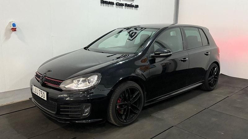Svart Begagnad 2011 VW Golf VII Edition Halvkombi | 137 900 kr (Marknadspris) - Bild 1/4