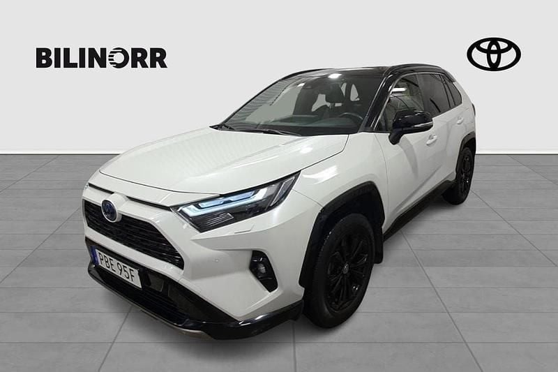 Vit Begagnad 2021 Toyota RAV4 Hybrid Style SUV | 379 900 kr (Lite dyr) - Bild 1/4
