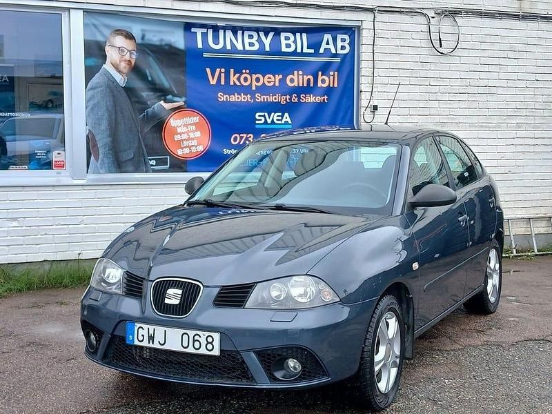 Mörkgrå Begagnad 2008 Seat Ibiza Halvkombi | 34 900 kr (Marknadspris) - Bild 1/4