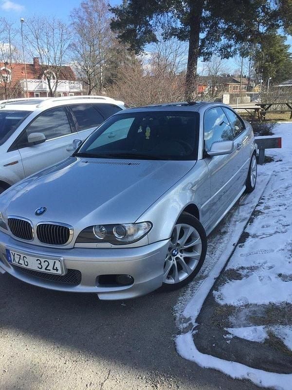 Silver Begagnad 2005 BMW 325 Comfort Edition Sportkupé | 79 000 kr (Marknadspris) - Bild 1/2