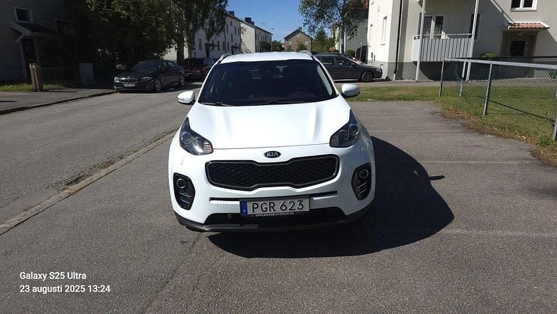 Vit Begagnad 2017 Kia Sportage Advance SUV | 175 000 kr (Bra pris) - Bild 1/4