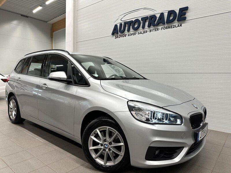 Silver Begagnad 2016 BMW 218 Gran Tourer Advantage Minibuss | 109 900 kr (Marknadspris) - Bild 1/4