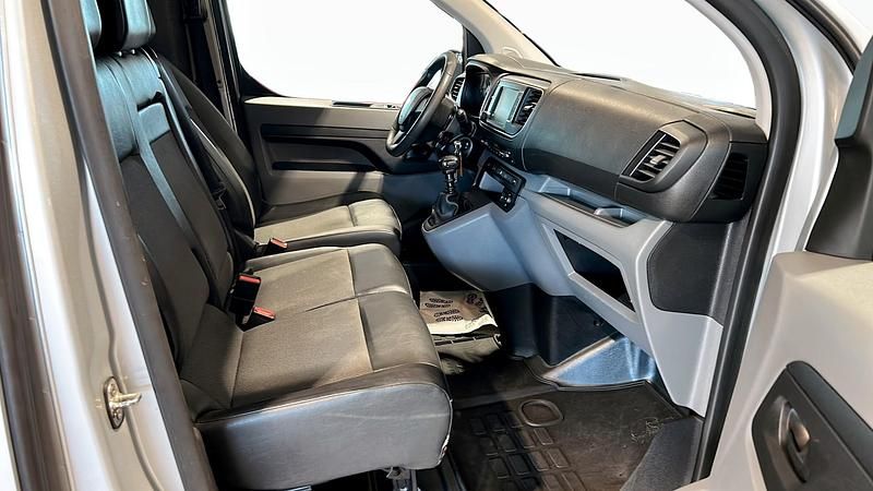 Begagnad Peugeot Expert 122 HK (89 kW) 2017 Silver Van