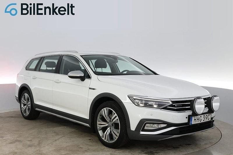Vit Begagnad 2021 VW Passat Alltrack Kombi | 284 900 kr (Marknadspris) - Bild 1/4