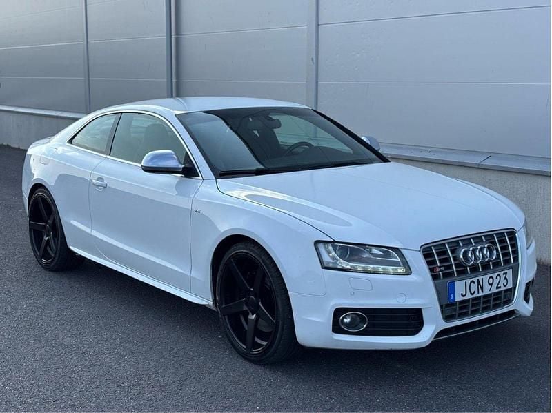 Vit Begagnad 2009 Audi S5 Sportkupé | 99 900 kr (Marknadspris) - Bild 1/4
