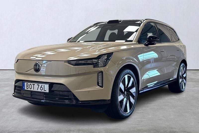Ljusbrun (brun) Ny 2024 Volvo EX90 Performance SUV | 979 900 kr - Bild 1/4