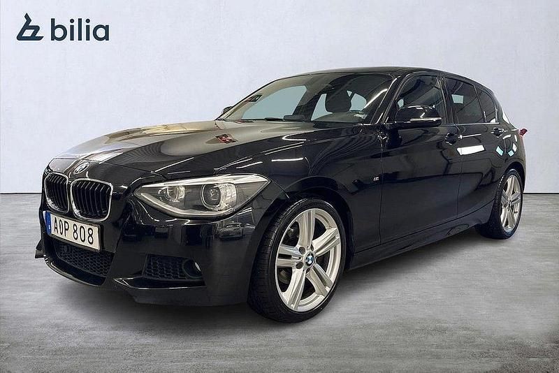 Svart Begagnad 2014 BMW 116 M Sport Halvkombi | 129 900 kr (Marknadspris) - Bild 1/4