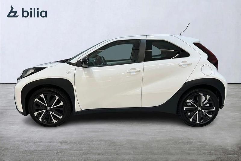 Begagnad Toyota Aygo X Play 72 HK (52 kW) 2022 Vit SUV