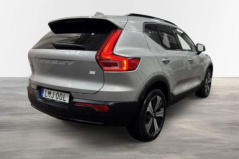 Begagnad Volvo XC40 Plus 175 kW (238 HK) 2023 Silver SUV