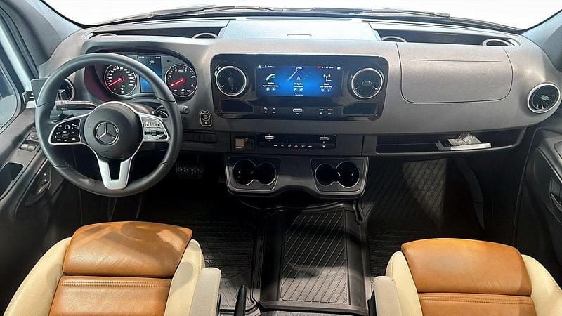 Begagnad Mercedes Sprinter SE 2024 Silver Van