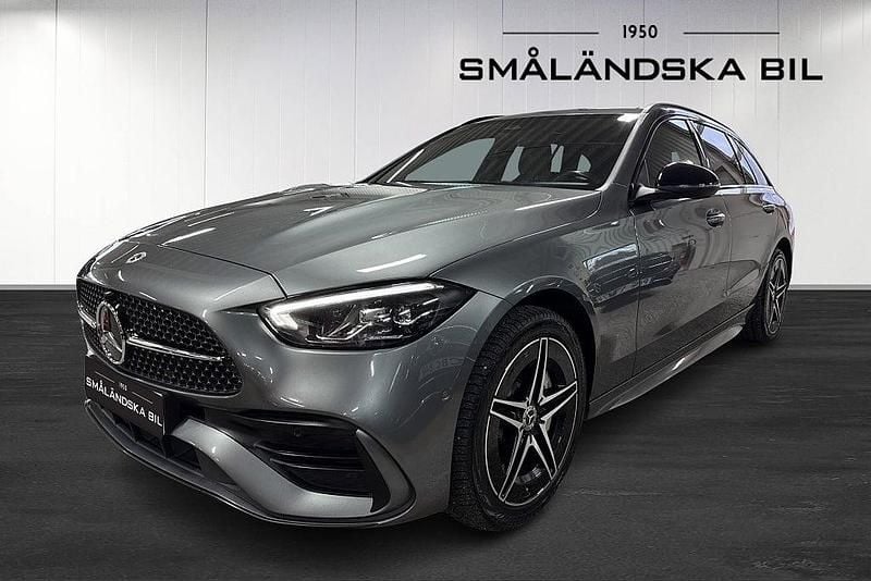 Grå Begagnad 2023 Mercedes C300e AMG line Kombi | 419 000 kr (Dyr) - Bild 1/4