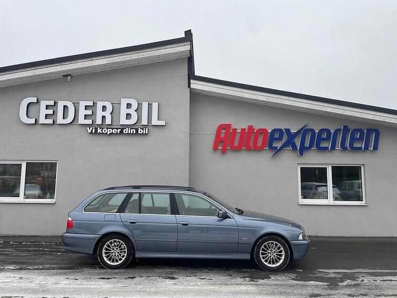 Begagnad BMW 525 192 HK (141 kW) 2002 Blå Kombi