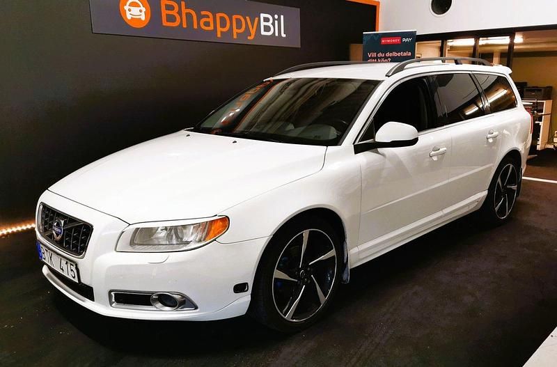 Vit Begagnad 2013 Volvo V70 Momentum Kombi | 74 900 kr (Bra pris) - Bild 1/4
