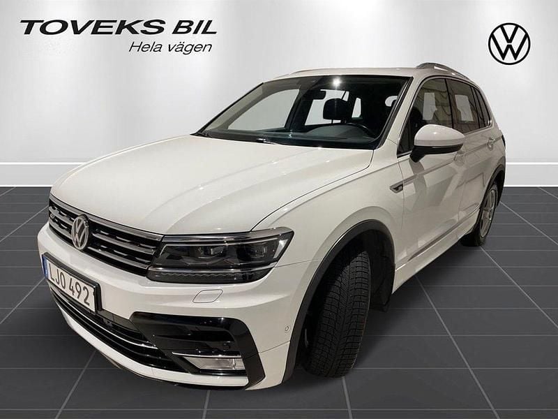 Vit (pure white) Begagnad 2016 VW Tiguan R-line SUV | 229 000 kr (Lite dyr) - Bild 1/4
