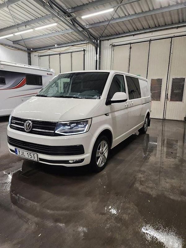 Vit Begagnad 2017 VW T6 Van | 248 750 kr (Dyr) - Bild 1/4
