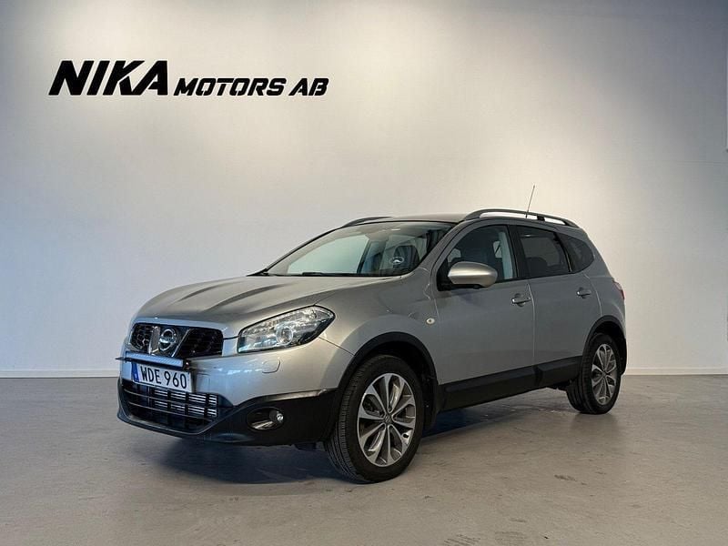 Silver Begagnad 2013 Nissan Qashqai +2 360º SUV | 49 900 kr (Superpris) - Bild 1/4