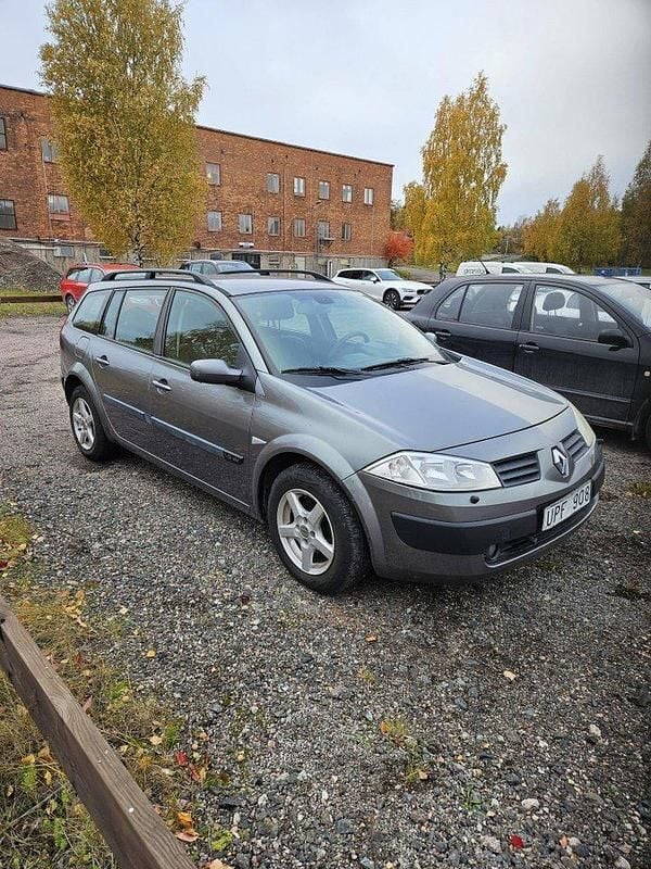Grå Begagnad 2004 Renault Mégane GrandTour Kombi | 10 000 kr - Bild 1/4