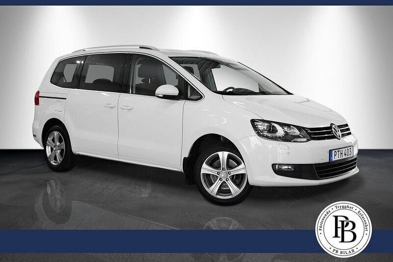 Vit Begagnad 2014 VW Sharan Minibuss | 139 900 kr (Marknadspris) - Bild 1/3