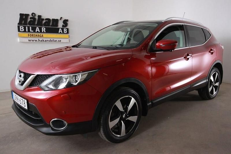 Begagnad Nissan Qashqai 116 HK (85 kW) 2016 Röd (rubinrödmet) SUV