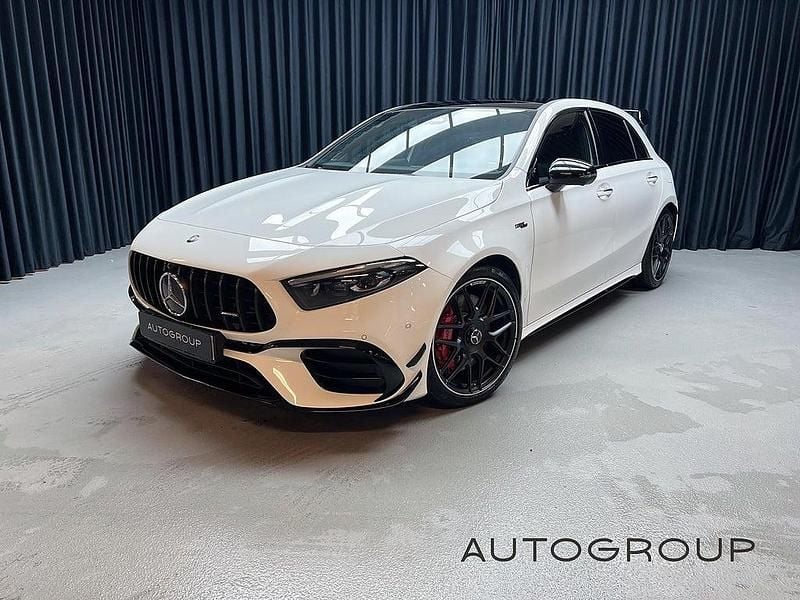 Vit Begagnad 2024 Mercedes A45 AMG AMG Halvkombi | 579 000 kr (Marknadspris) - Bild 1/4