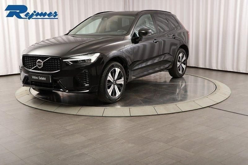 Begagnad Volvo XC60 Plus 253 HK (186 kW) 2022 Svart SUV