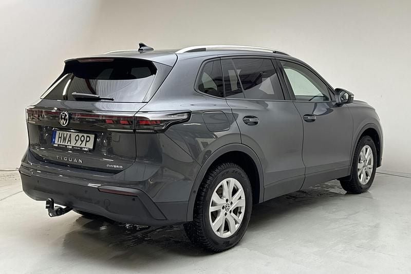 Begagnad VW Tiguan Edition 204 HK (150 kW) 2026 Mörkgrå SUV