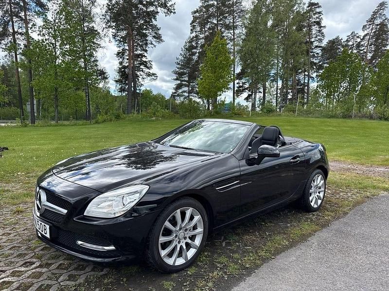 Svart Begagnad 2012 Mercedes SLK200 Cab | 209 900 kr - Bild 1/4