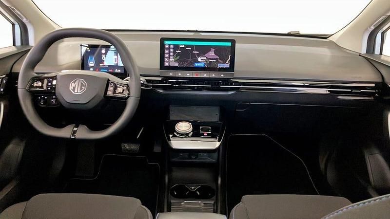 Ny MG MG4 EV 125 kW (170 HK) 2025 Vit Halvkombi