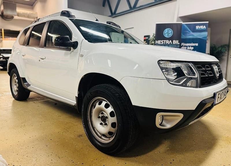 Vit Begagnad 2016 Dacia Duster Black Shadow SUV | 99 900 kr (Marknadspris) - Bild 1/4