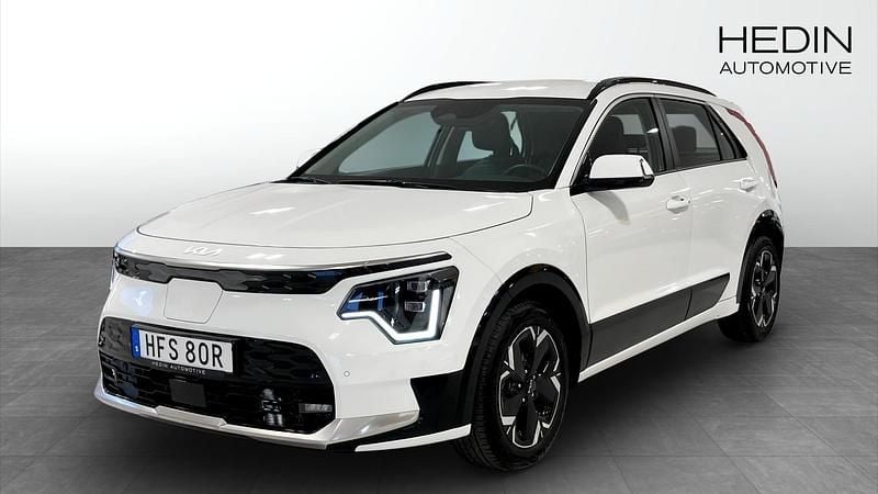 Vit Begagnad 2022 Kia e-Niro SUV | 289 900 kr (Bra pris) - Bild 1/4