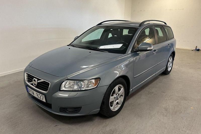 Blå Begagnad 2011 Volvo V50 Momentum Kombi | 69 900 kr - Bild 1/2