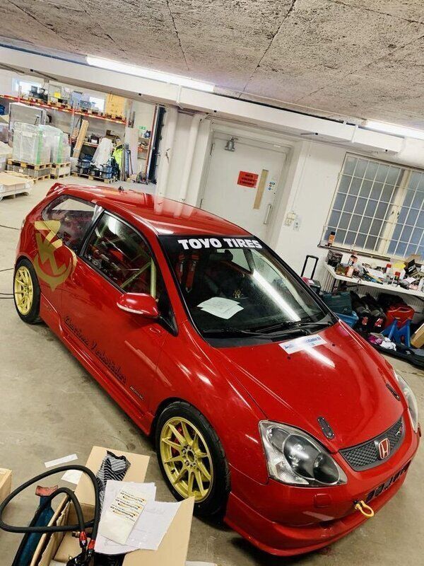 Röd Begagnad 2005 Honda Civic Type R Halvkombi | 125 000 kr (Dyr) - Bild 1/4