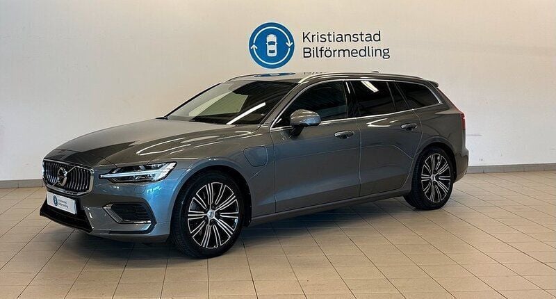 Grå Begagnad 2021 Volvo V60 Inscription Kombi | 319 900 kr (Bra pris) - Bild 1/4