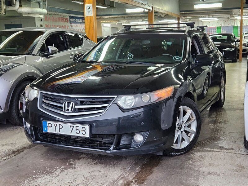 Svart Begagnad 2010 Honda Accord Executive Kombi | 49 999 kr (Lite dyr) - Bild 1/4