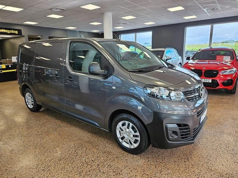 Grå Begagnad 2021 Opel Vivaro Business Minibuss | 239 900 kr (Superpris) - Bild 1/4