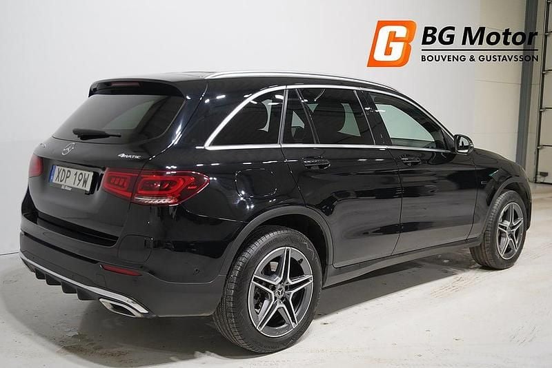 Begagnad Mercedes GLC300e AMG line 211 HK (155 kW) 2021 Svart SUV