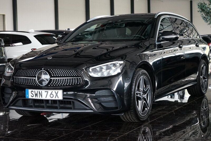 Svart Begagnad 2020 Mercedes E300 AMG Kombi | 329 500 kr (Bra pris) - Bild 1/4