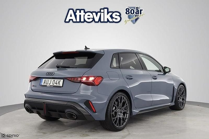 Begagnad Audi RS3 Sportback Comfort 406 HK (298 kW) 2024 Grå Halvkombi