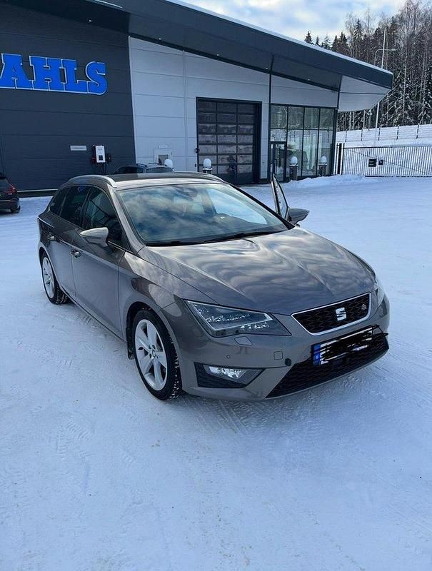 Grå Begagnad 2015 Seat Leon ST 4Drive Kombi | 97 000 kr (Bra pris) - Bild 1/4