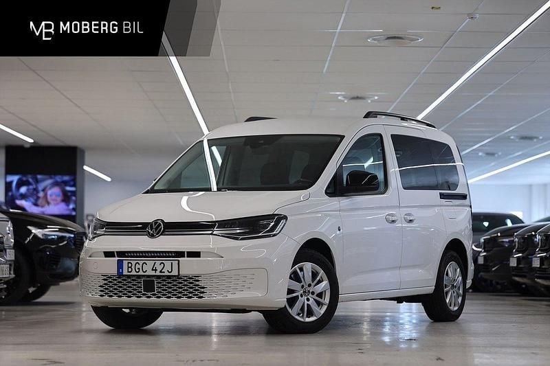 Vit Begagnad 2021 VW Caddy Life Minibuss | 339 900 kr (Dyr) - Bild 1/3