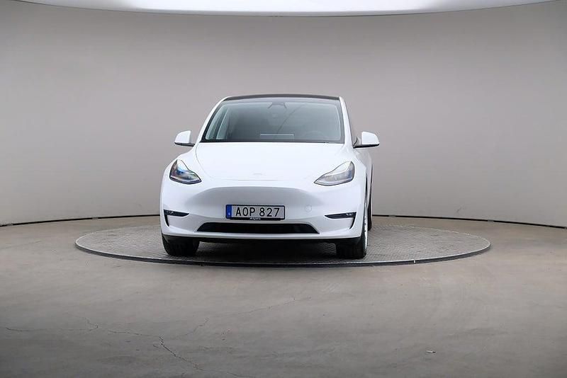 Begagnad Tesla Model Y Long Range AWD 378 kW (514 HK) 2023 Multicoat: pearl white SUV