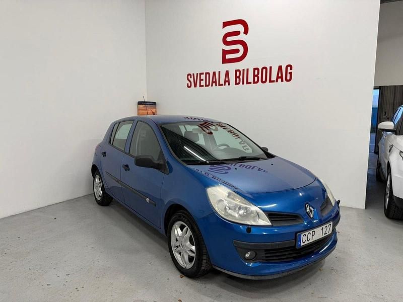 Blå Begagnad 2006 Renault Clio R.S. Halvkombi | 19 900 kr (Lite dyr) - Bild 1/4