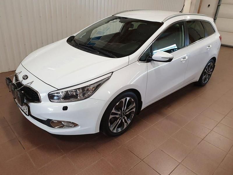 Begagnad Kia Ceed Sportswagon 128 HK (94 kW) 2013 Vit Kombi