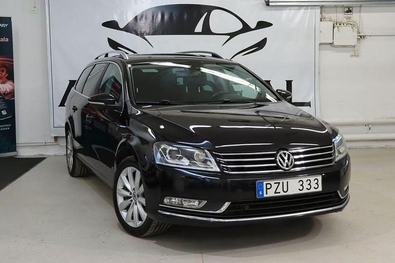 Svart Begagnad 2013 VW Passat Kombi | 74 900 kr (Marknadspris) - Bild 1/4