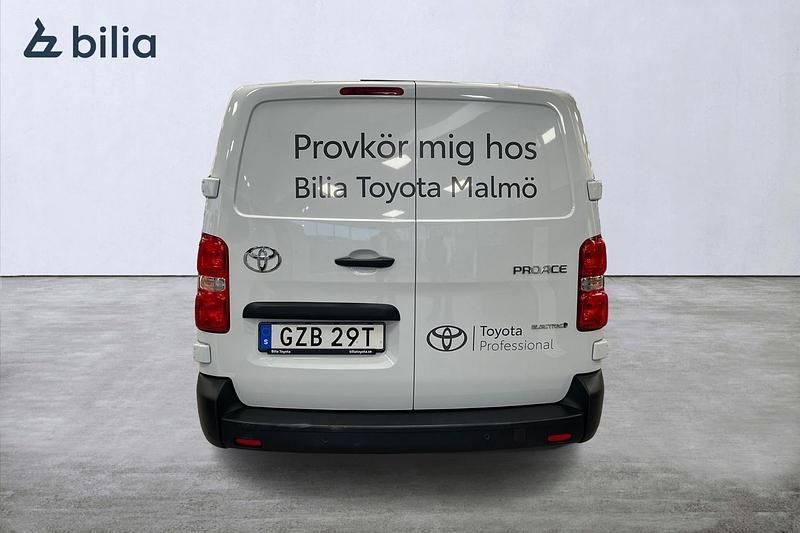 Begagnad Toyota Proace 100 kW (136 HK) 2025 Vit Minibuss