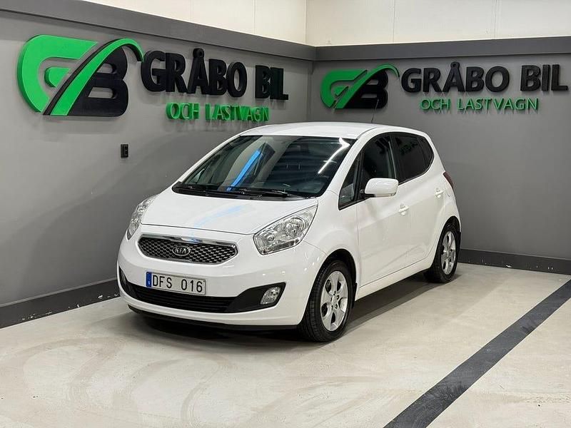 Vit Begagnad 2011 Kia Venga Comfort Halvkombi | 39 900 kr (Marknadspris) - Bild 1/4